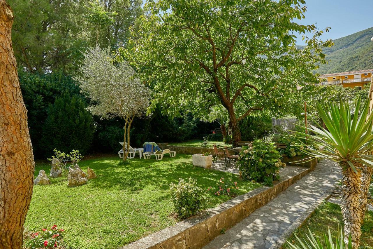 Mediterranean Holiday House & Apartments Kotor Kültér fotó