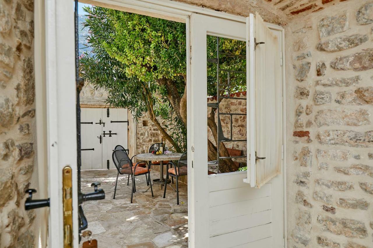 Mediterranean Holiday House & Apartments Kotor Kültér fotó